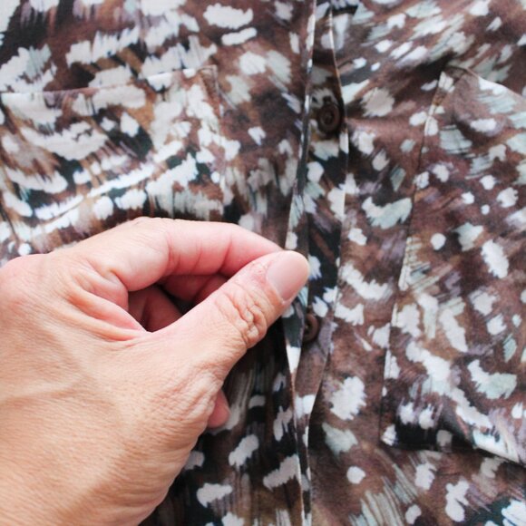 Anthropologie x Cloth & Stone Lightweight Animal Print Long Sleeve Button Down - Picture 5 of 7